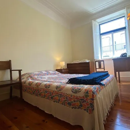 Perfect Flat In The Center * Lizbona