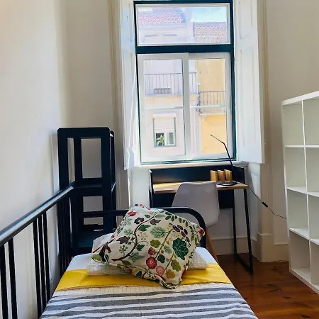 Perfect Flat In The Center * Lizbona
